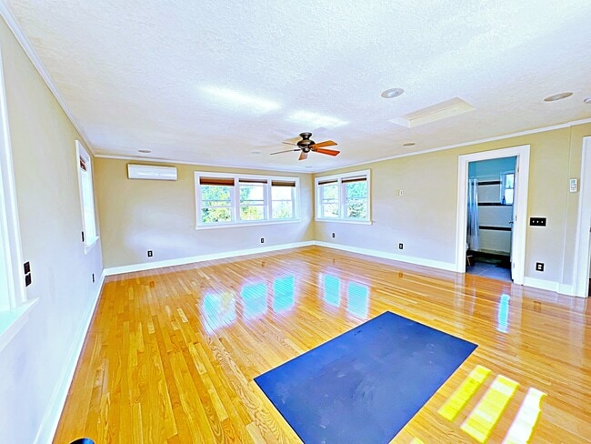 Building Photo - 7315 SE Taylor St