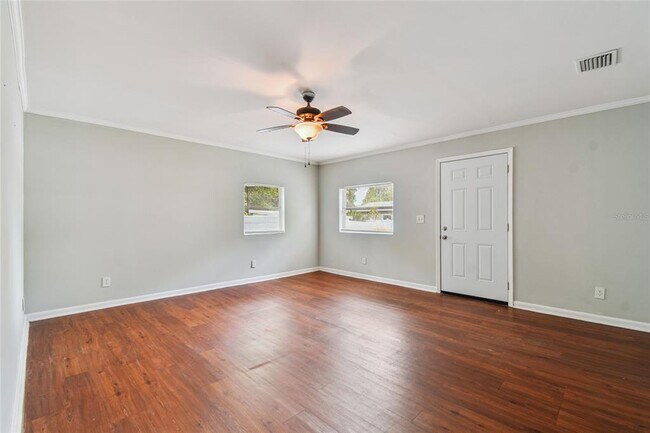 Building Photo - 751 Southwest Boulevard N