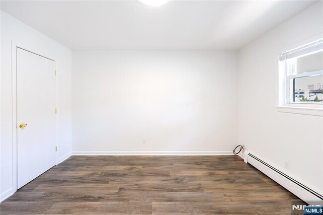 Building Photo - 1432 13th St