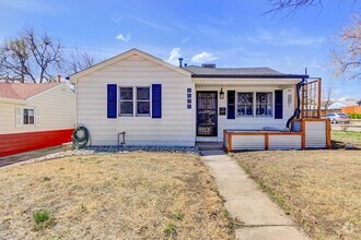Building Photo - 3 Bedroom 1 bath home with detached 2 car ...