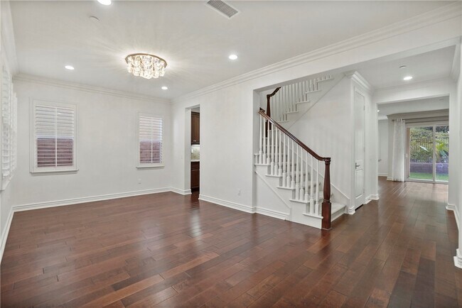 Building Photo - 707 N Rubel