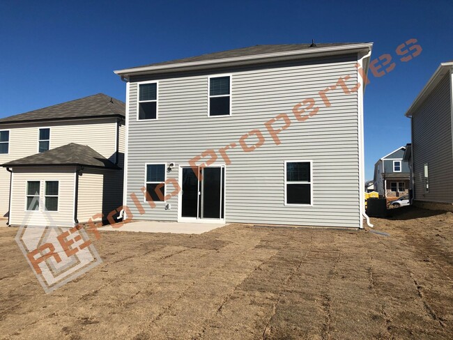 Building Photo - Beautiful 5 Bedroom 3 Bath 2-Car Garage Ho...