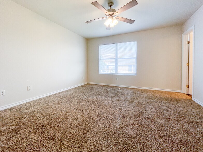 Building Photo - 309 Gurley Ln