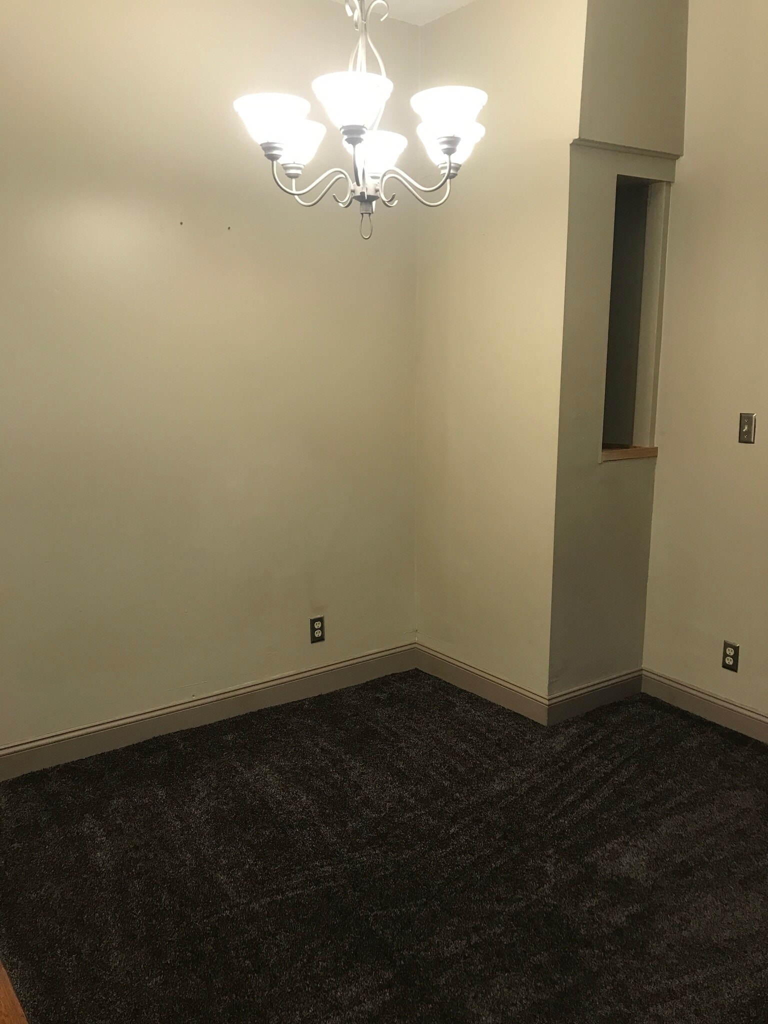 Dining Area / laundry shoot - 418 Garrard St