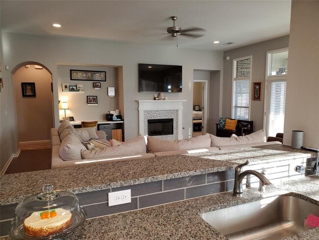 Building Photo - 9407 Cres Lodge Cir