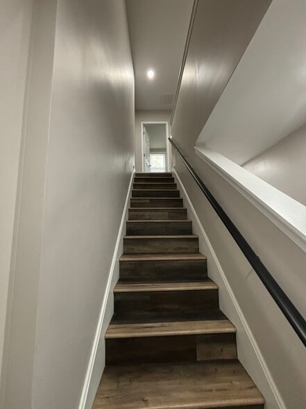 Building Photo - 1151 Myrtle Ave