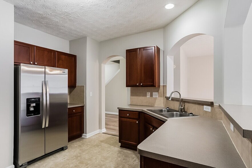 Building Photo - 95 Golden Pine Rd