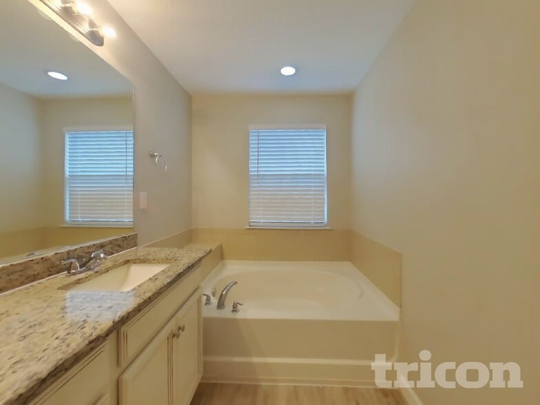 Building Photo - 12447 Trailhead Dr