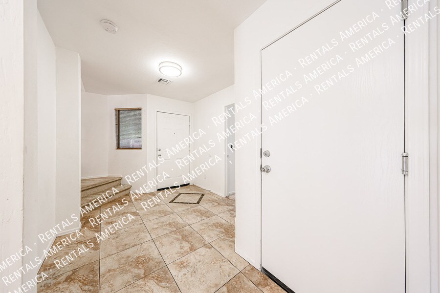 Building Photo - 13041 W Mauna Loa Ln