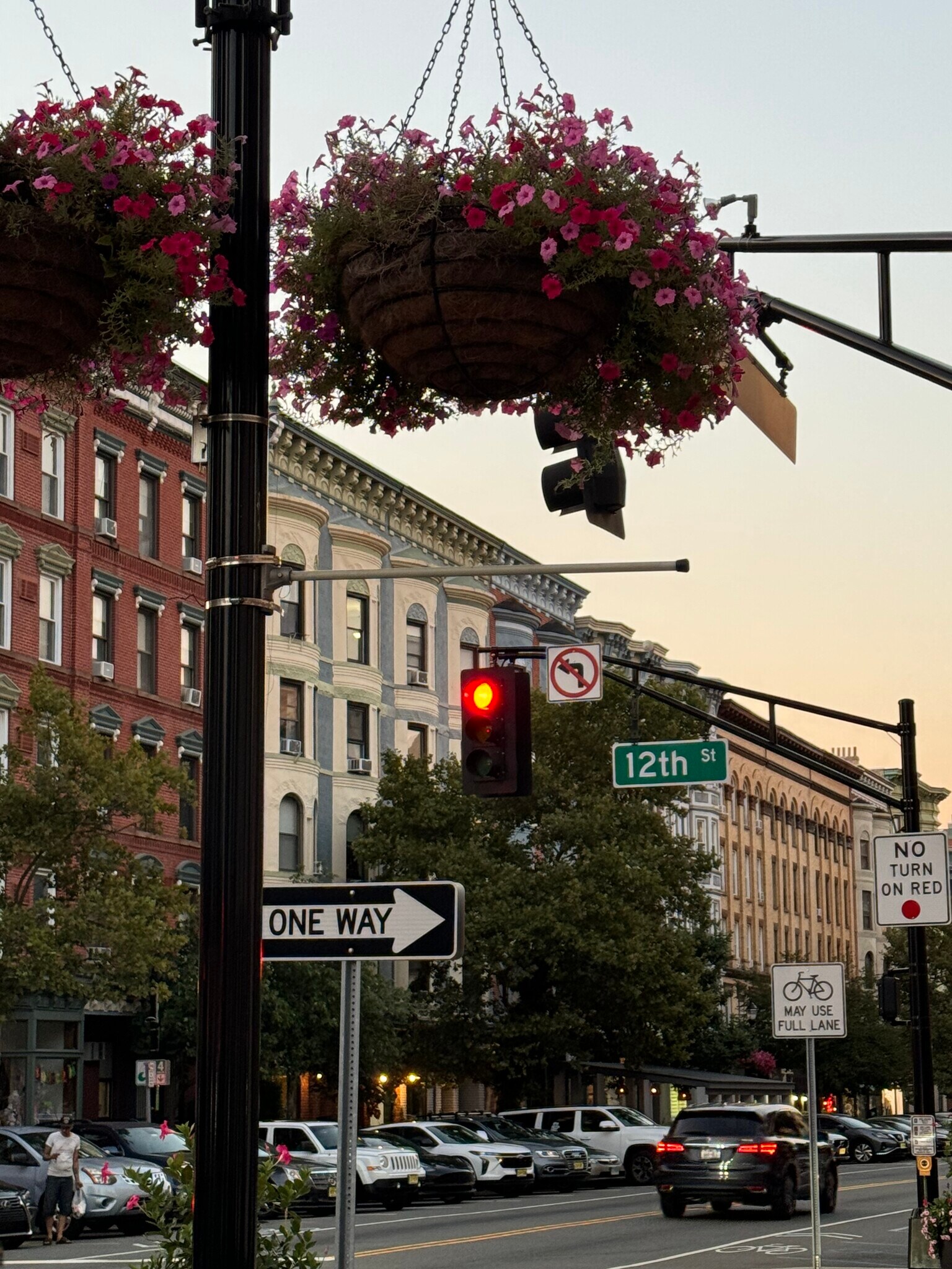Building Photo - 1131 Washington St