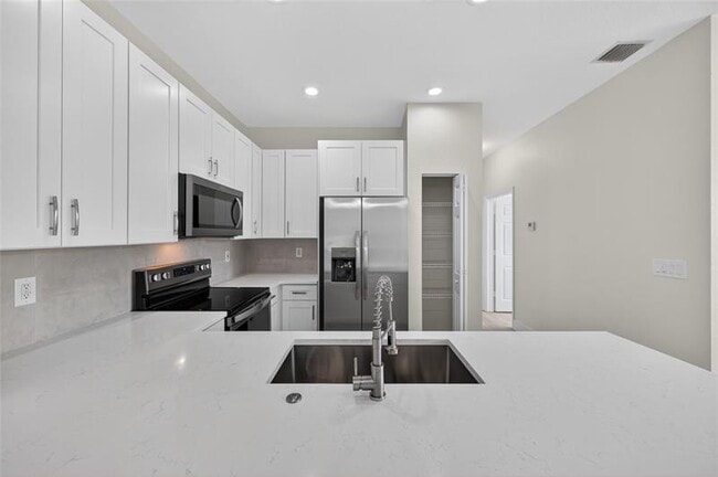 Building Photo - 3095 Grandiflora Dr