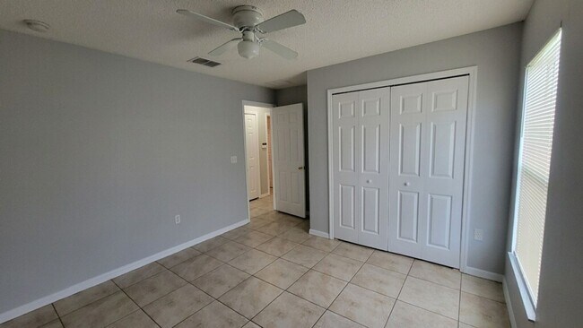 Building Photo - Beautiful 3 bedroom 2 bath home