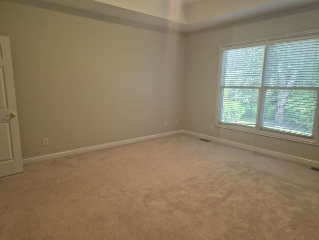 Building Photo - 6237 Muirloch Ct S