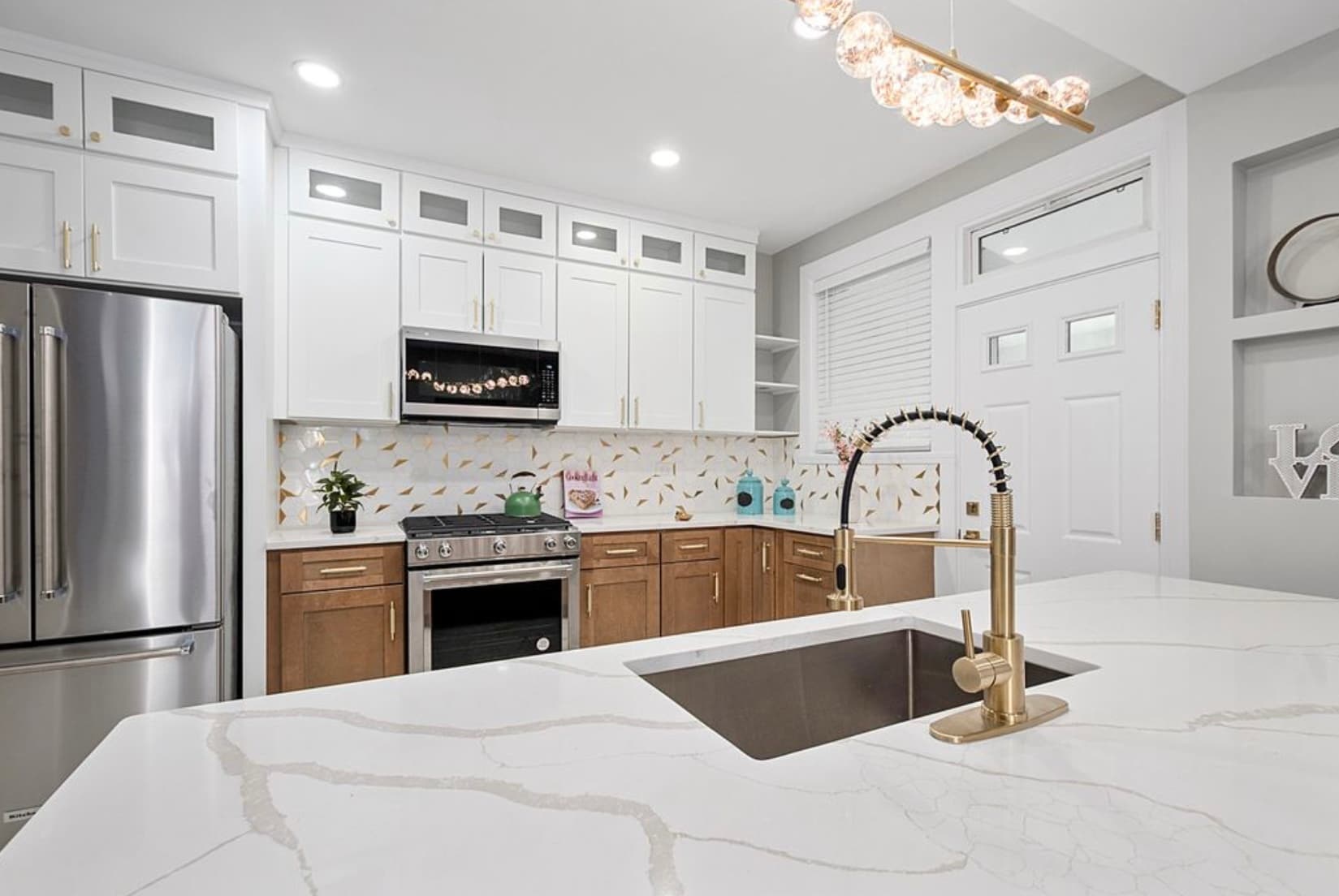 Building Photo - 1809 W Armitage Ave