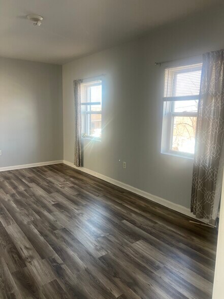 Building Photo - 505 Arsan Ave