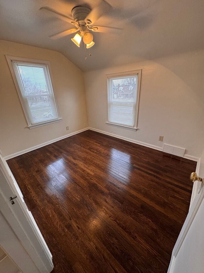 Building Photo - 631 Churchill Rd