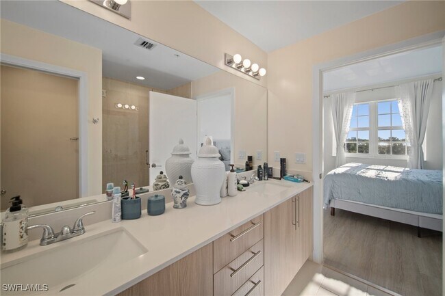 Building Photo - 15901 Pointe Cir