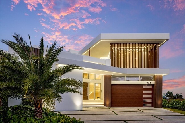 Building Photo - 503 Palm Dr