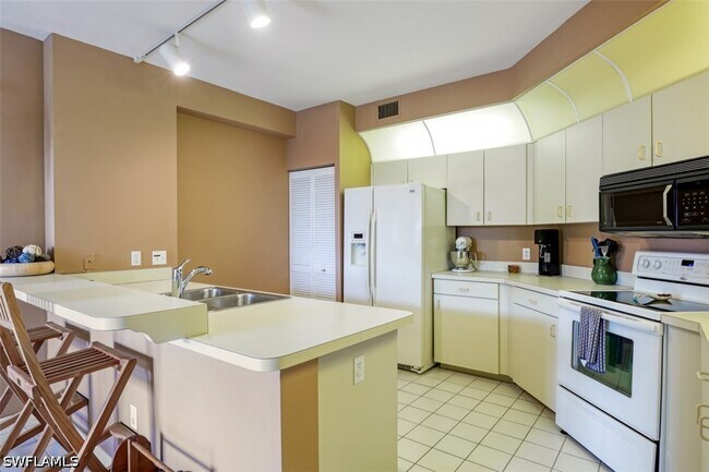 Building Photo - 6500 Valen Way