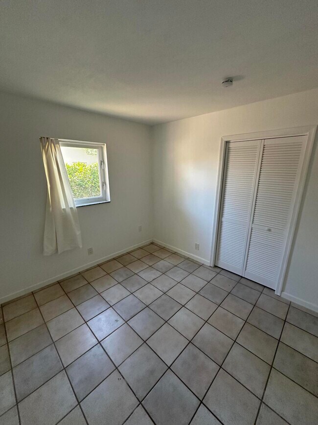 Building Photo - 2030 Bonnie St