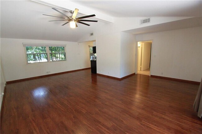 Building Photo - 2305 Wilke Dr
