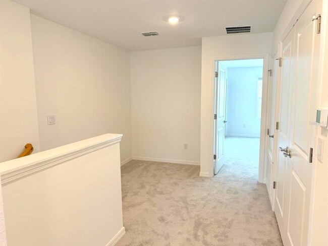 Building Photo - 2081 Hallier Cv