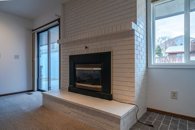 Building Photo - Single Floor Home! 3 bedroom, 3 bathrooms ...