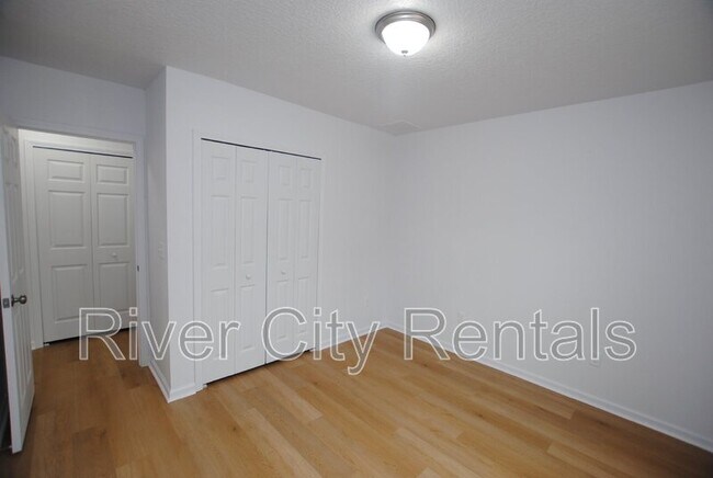 Building Photo - 5749 Silver Sands Cir