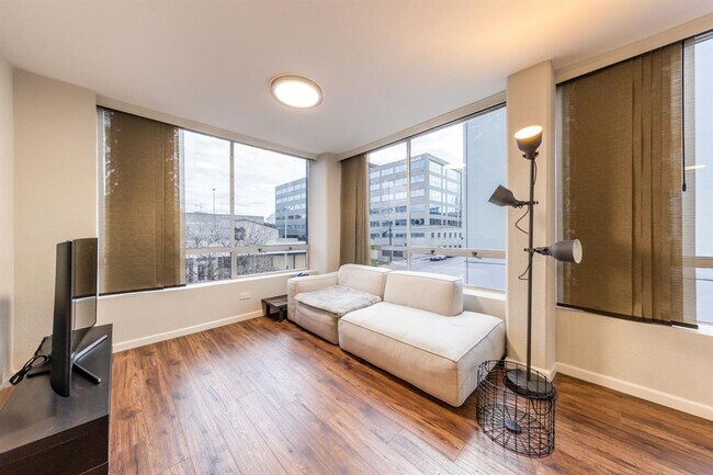 Building Photo - 1212 Guadalupe St