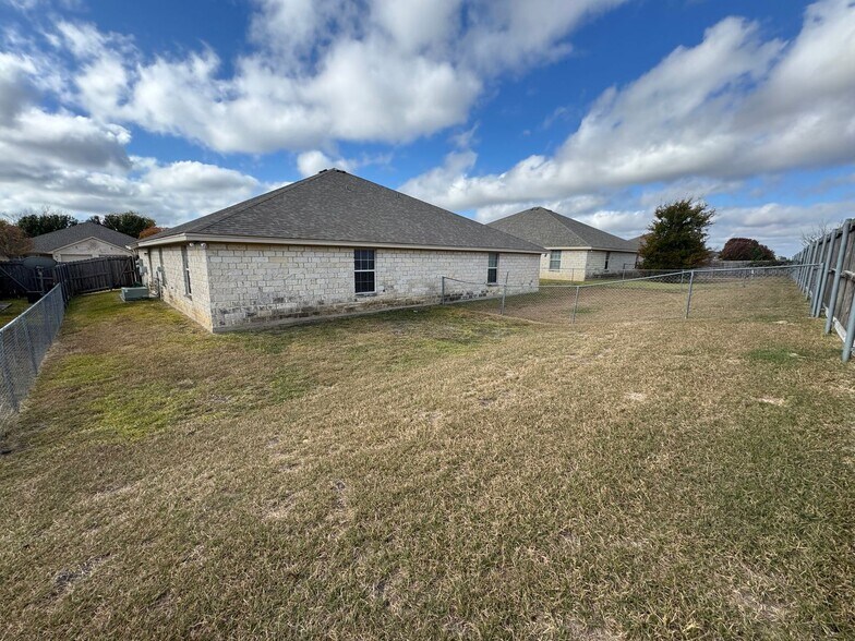 Building Photo - 1205 Powder River Dr