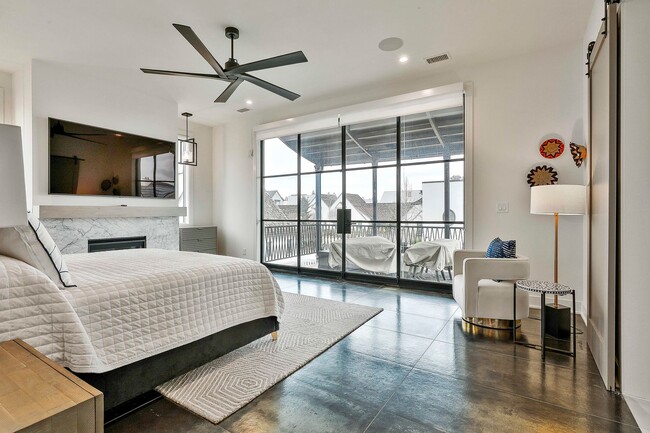 Building Photo - Modern Luxury Estate with Rooftop Deck in ...