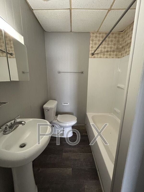 Building Photo - 1007 E Madison St