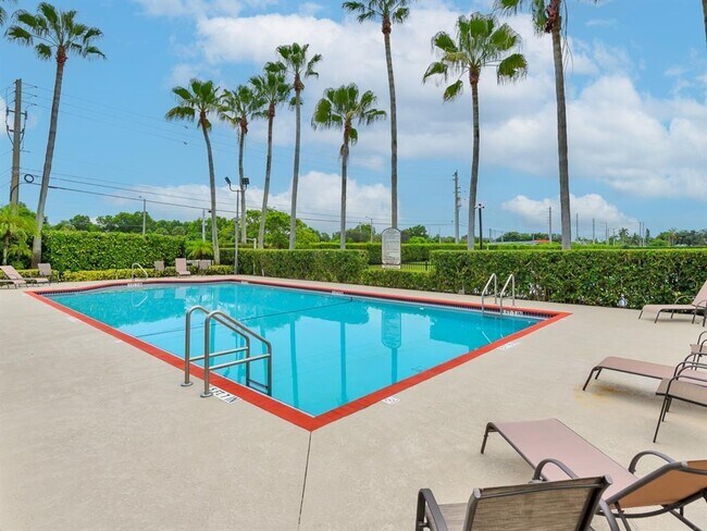 Building Photo - 5362 SW 125th Ave