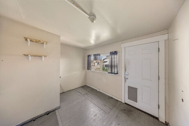 Building Photo - 746 Colorado Ave