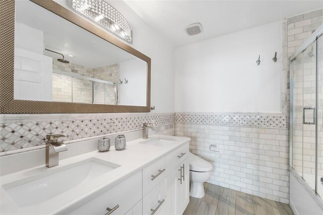 Building Photo - 700 S Harbour Island Blvd