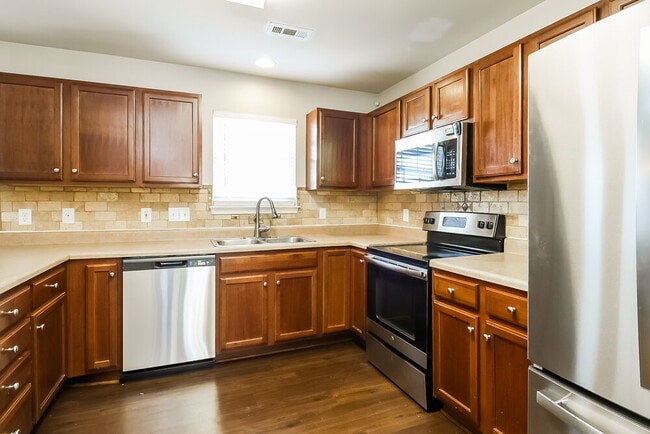 Building Photo - 5028 Magnasco Ln