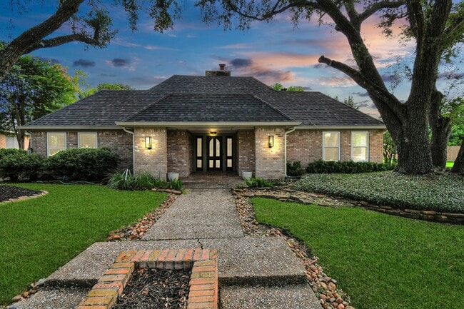 Building Photo - 2510 Hilton Head Dr