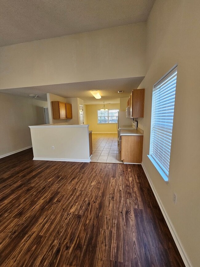 Building Photo - Home in Tall Pines