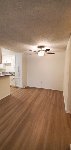 Building Photo - 10640 Colima Rd