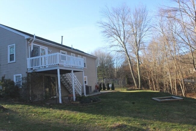 Building Photo - 19 Hillando Dr