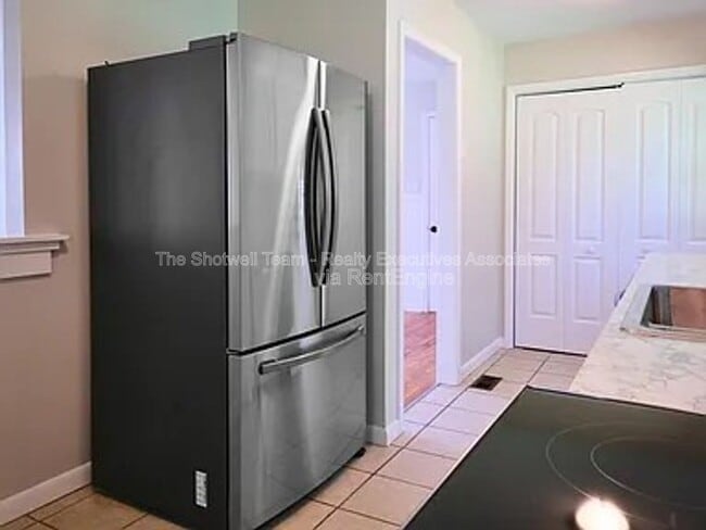 Building Photo - 1005 Francis Rd