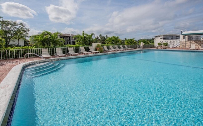 Building Photo - 401 Golden Isles Dr