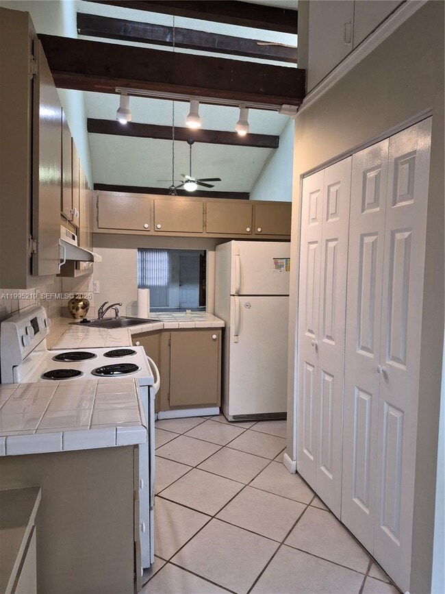 Building Photo - 1752 NW 74th Ave