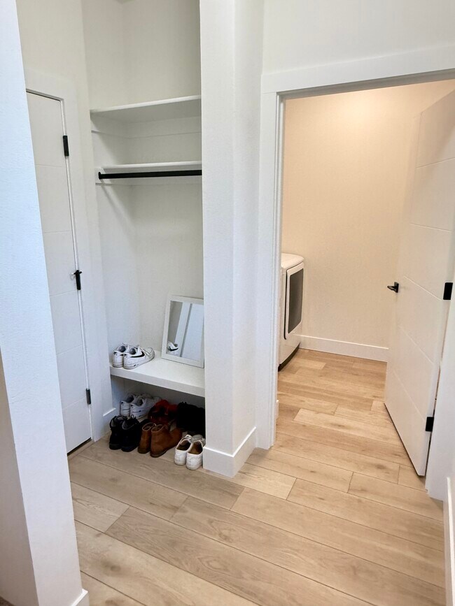 Building Photo - 4522 NE 59th Ave