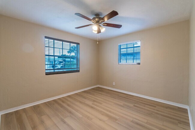 Building Photo - 2032 Worthington Rd