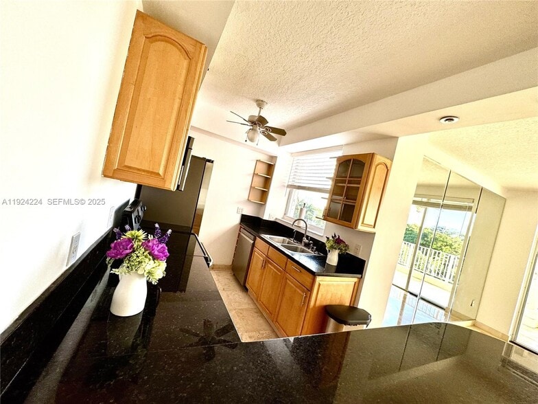 Building Photo - 1824 Brickell Ave