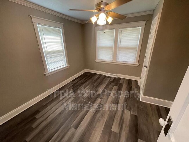 Building Photo - 9425 Burdella Ave