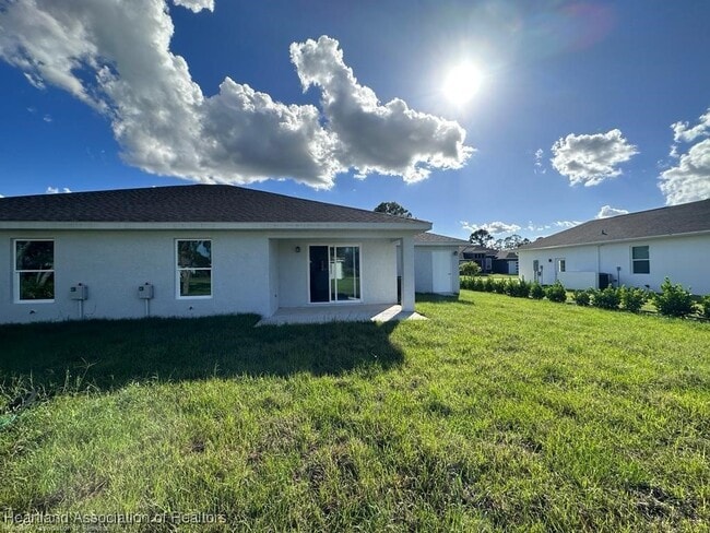 Building Photo - 7053 San Bruno Dr