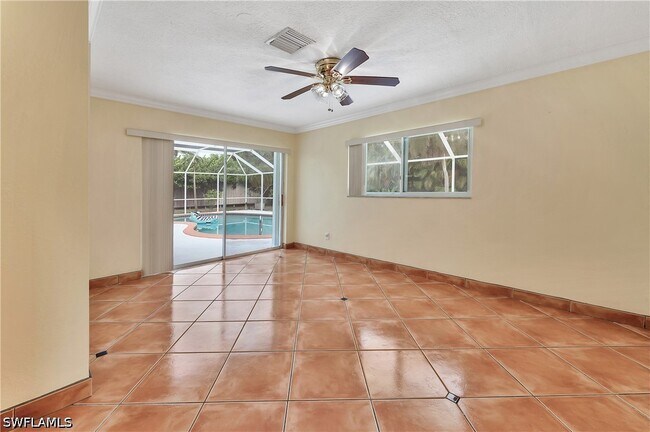 Building Photo - 639 Pompano Dr