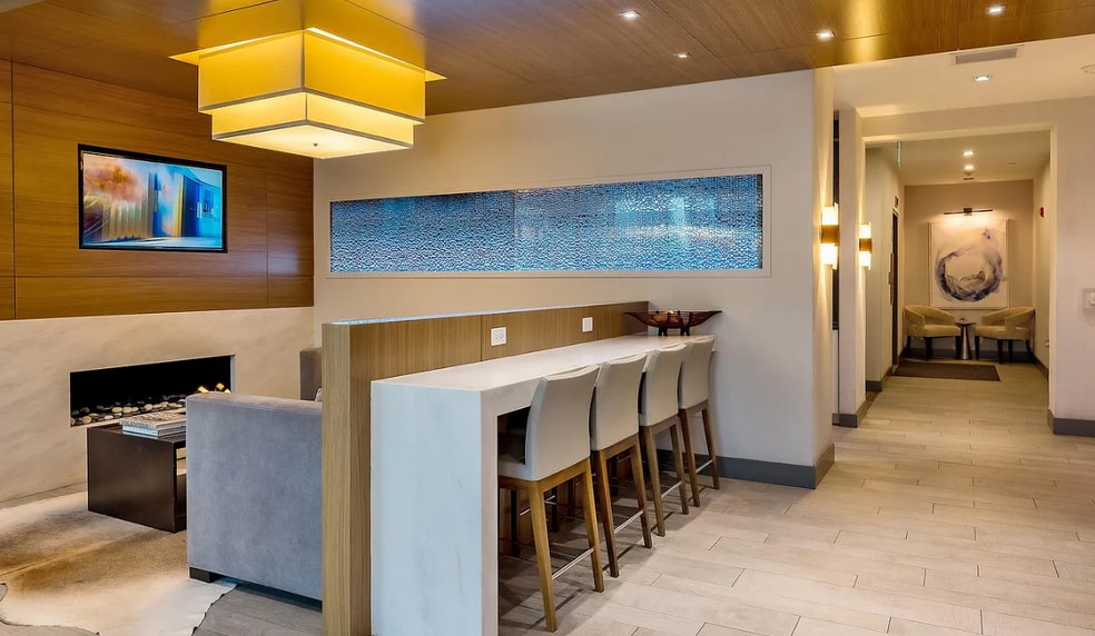 Lobby/community space - 1350 Maryland Ave NE